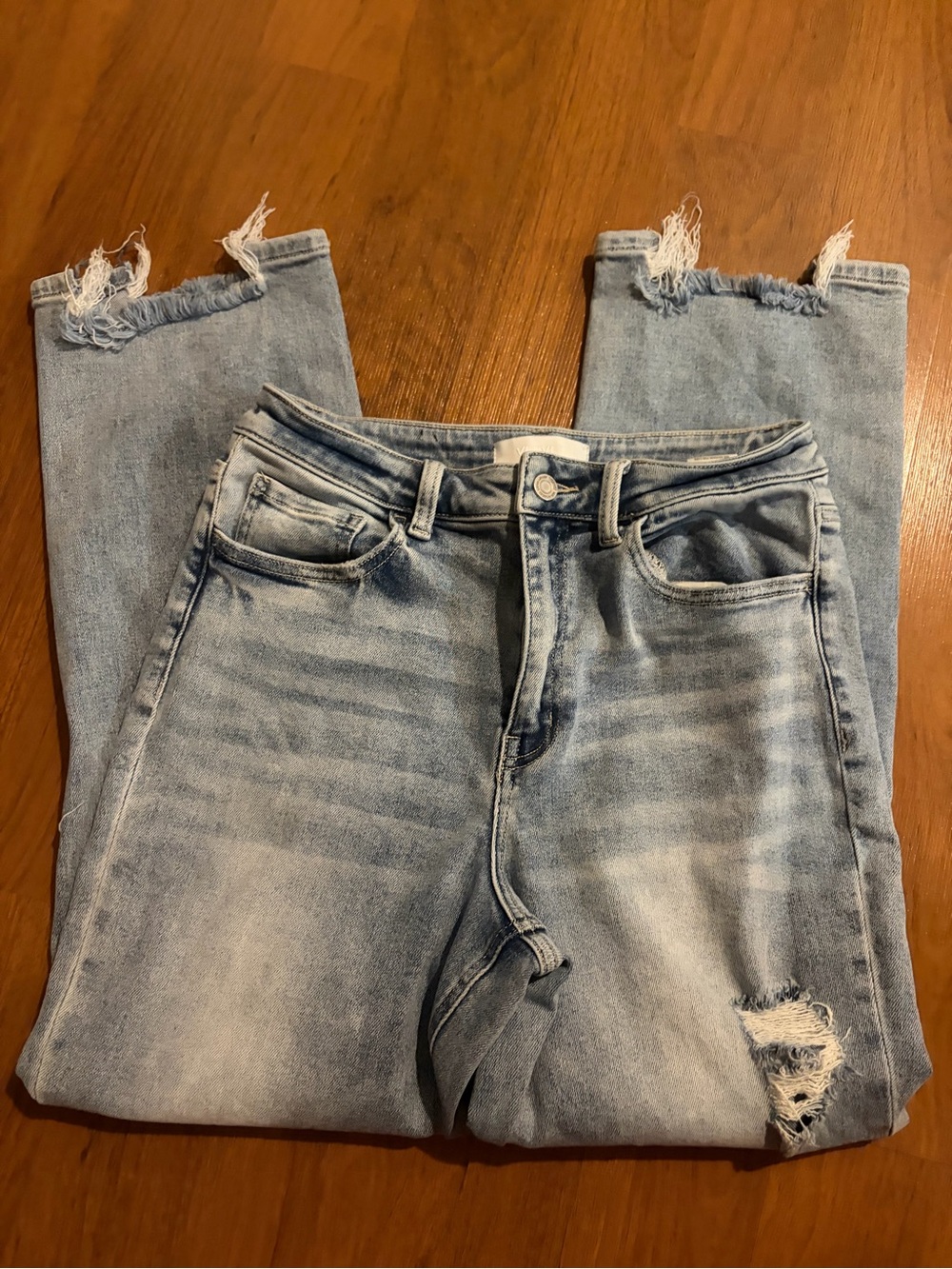 Light Blue Distressed Ankle Jeans - Cropped Casual Style